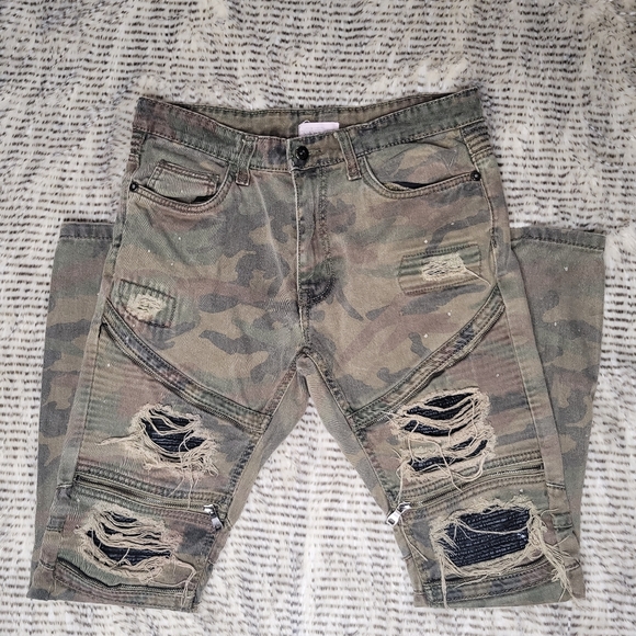 💙 Smoke Rise Distressed Camo Print Jeans - Picture 2 of 4